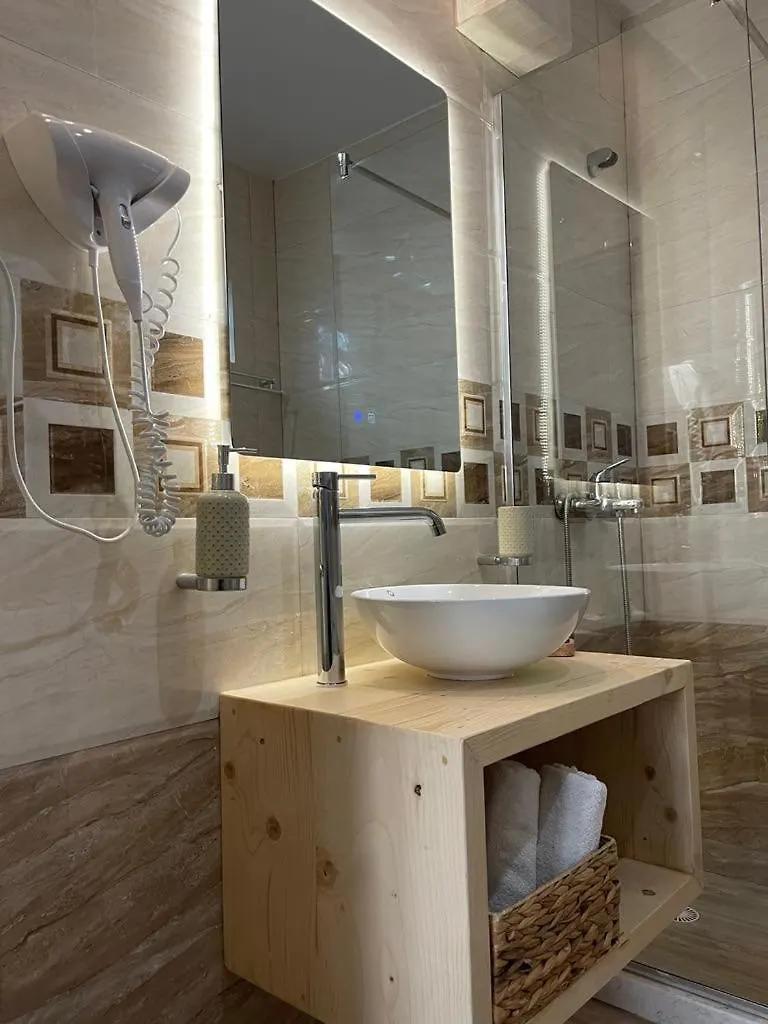 Affittacamere Frida Guesthouse Himare